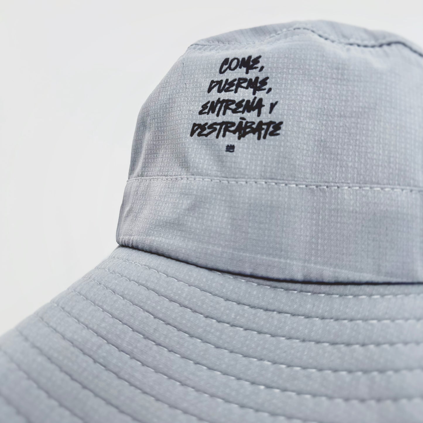 PD Gorro Gris "Come, Duerme, Entrena y Destrábate"