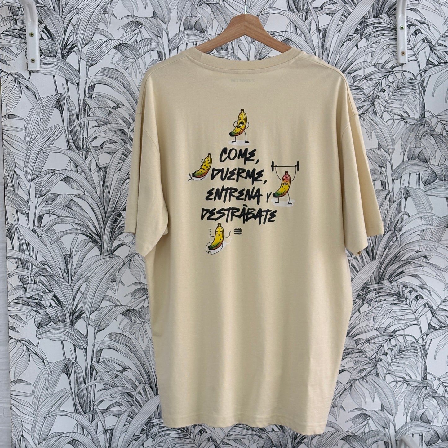 Camiseta Talla L oversize beige ''Come, duerme , entrena y Destrábate''
