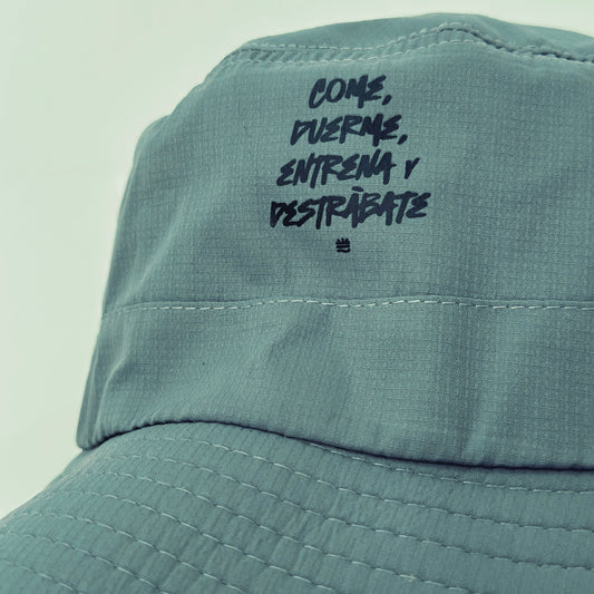 Gorro cuerda Gris "Come, duerme, entrena y destrábate"