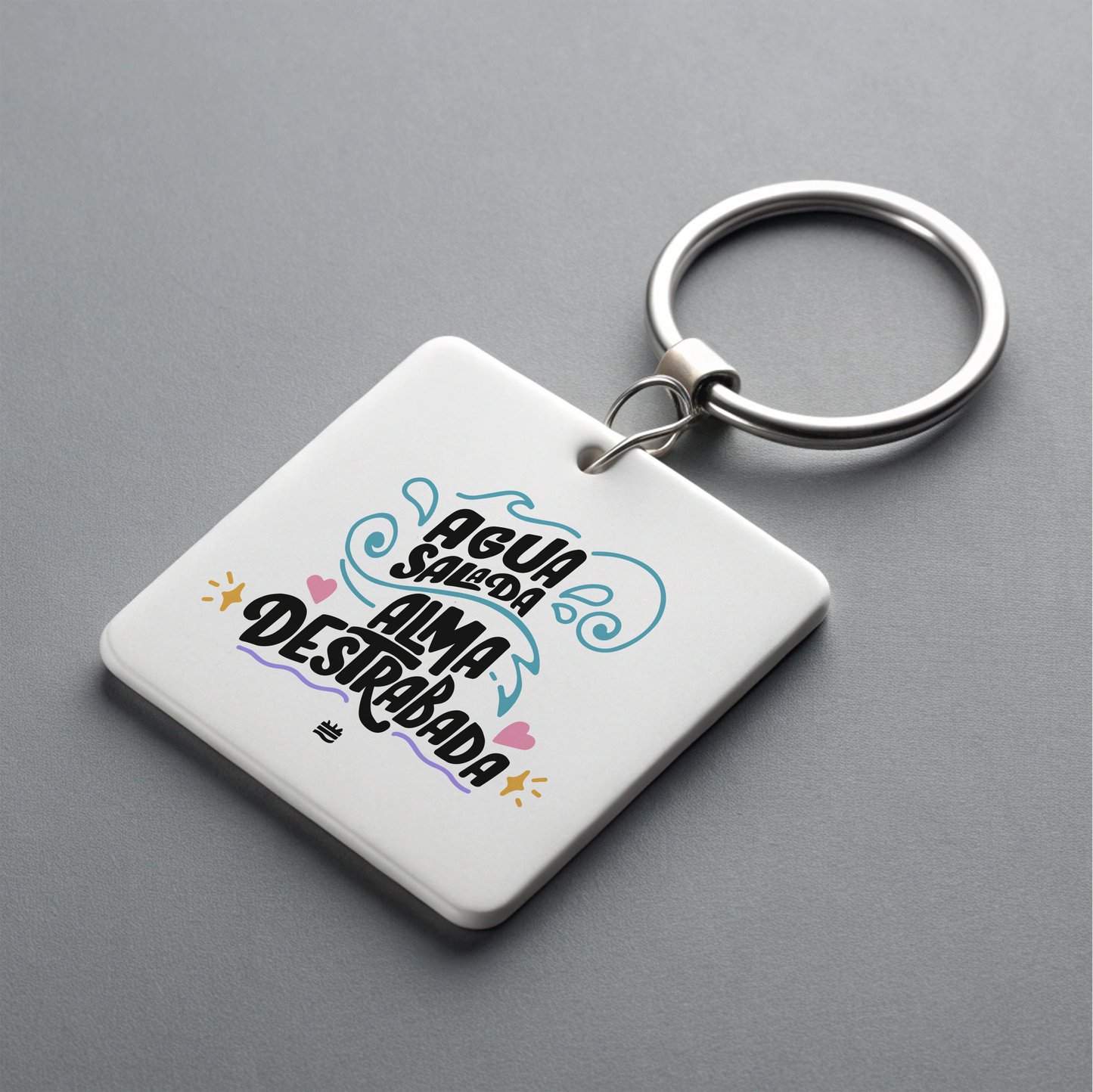Llavero corazón ''Agua salada, alma destrabada''
