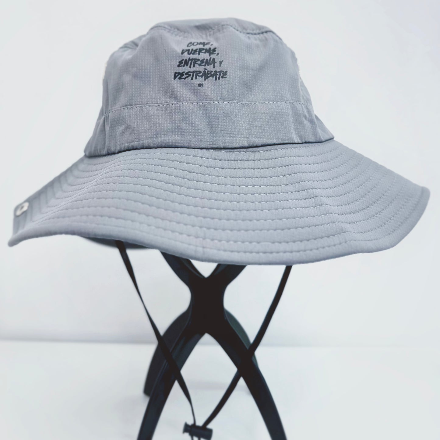 PD Gorro Gris "Come, Duerme, Entrena y Destrábate"