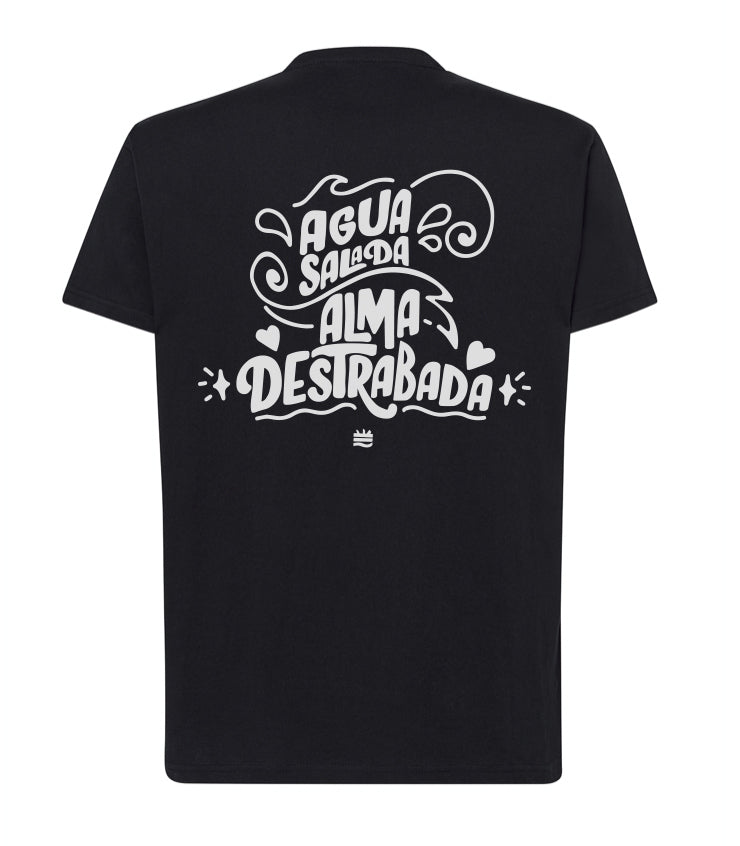 Camiseta regular ng ''Agua salada, alma destrabada''